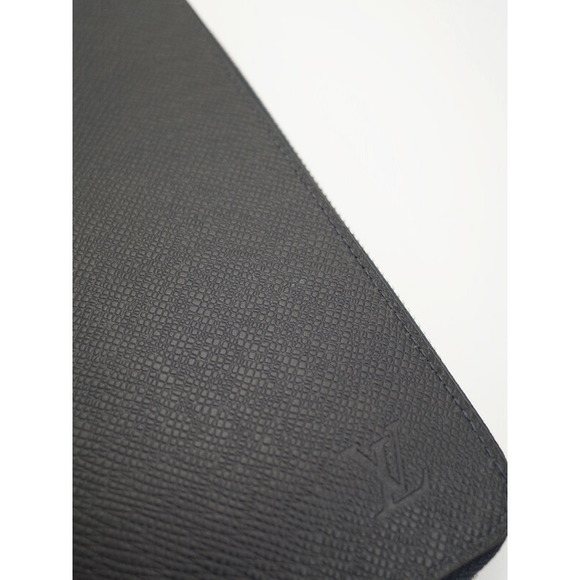 Louis Vuitton Vertical Zippy Long Wallet Taiga - Picture 5 of 5
